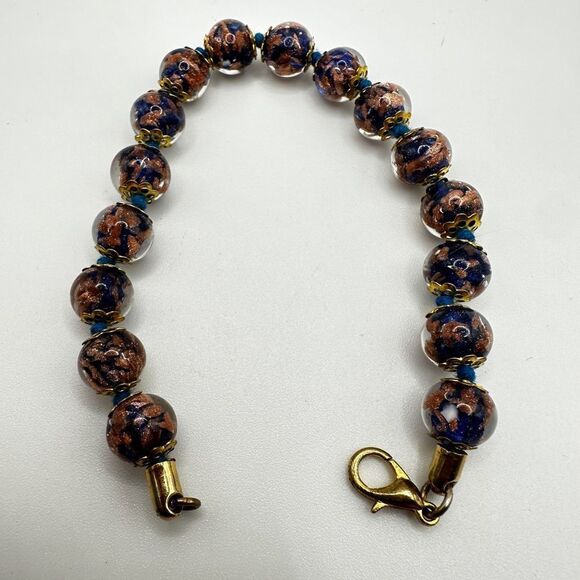 Amazing 7” all lampwork glass beaded and hand knotted, bracelet! - Picture 3 of 10